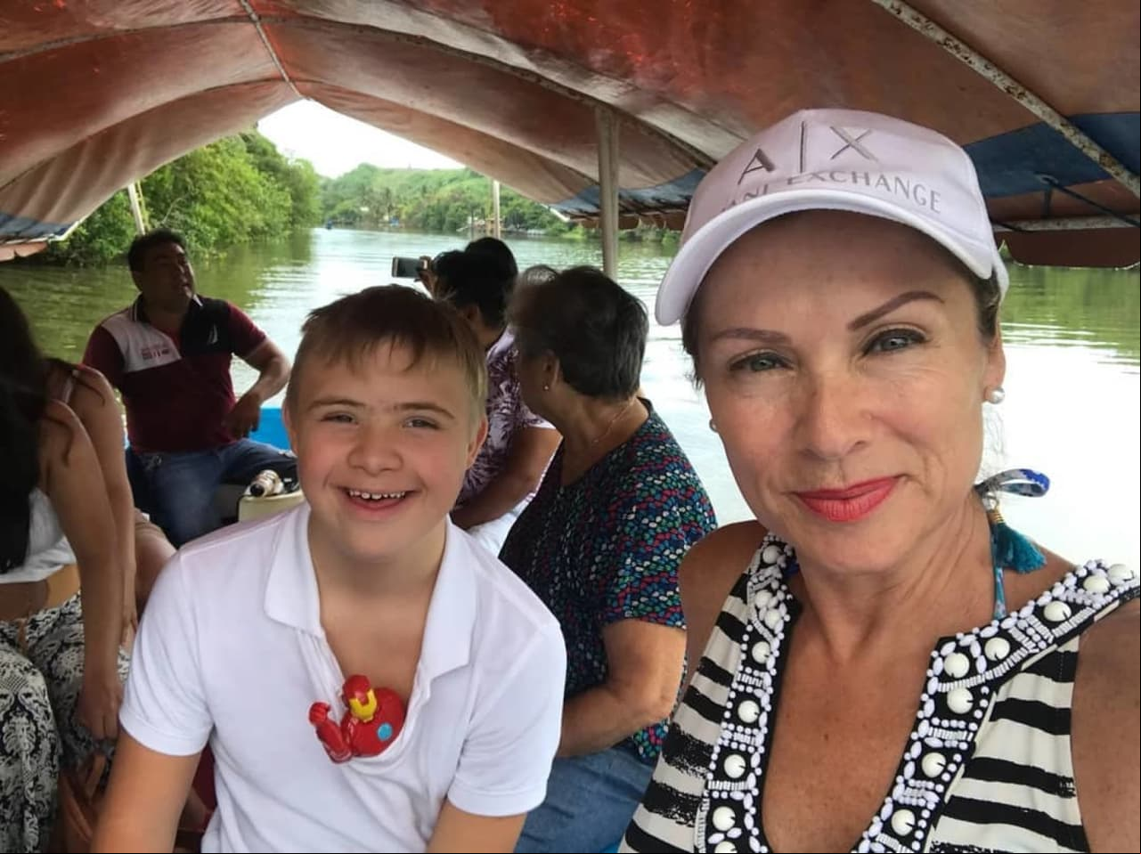 Leticia Calderón enternece al enseñar a su hijo Luciano a rasurarse: ‘Ay Dios mío, ya estás grande’