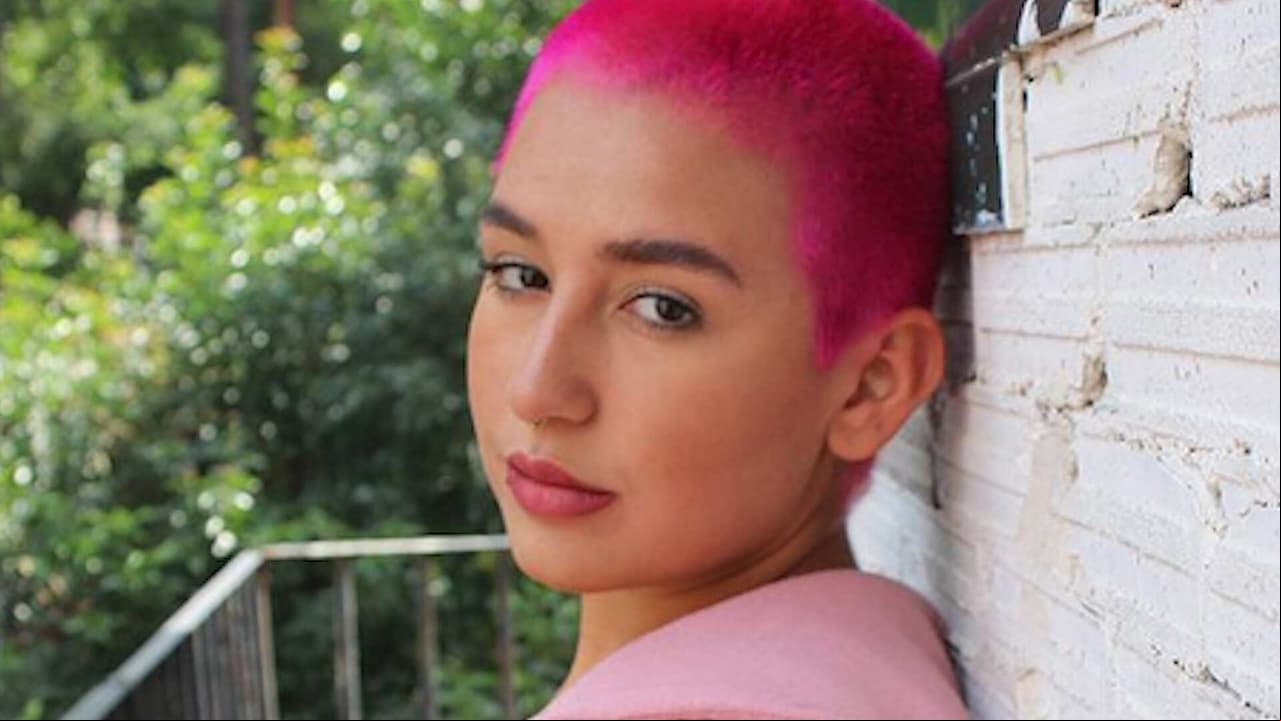 Hija de Niurka paraliza Internet al aparecer con el cabello rosa; muestra transformación en video