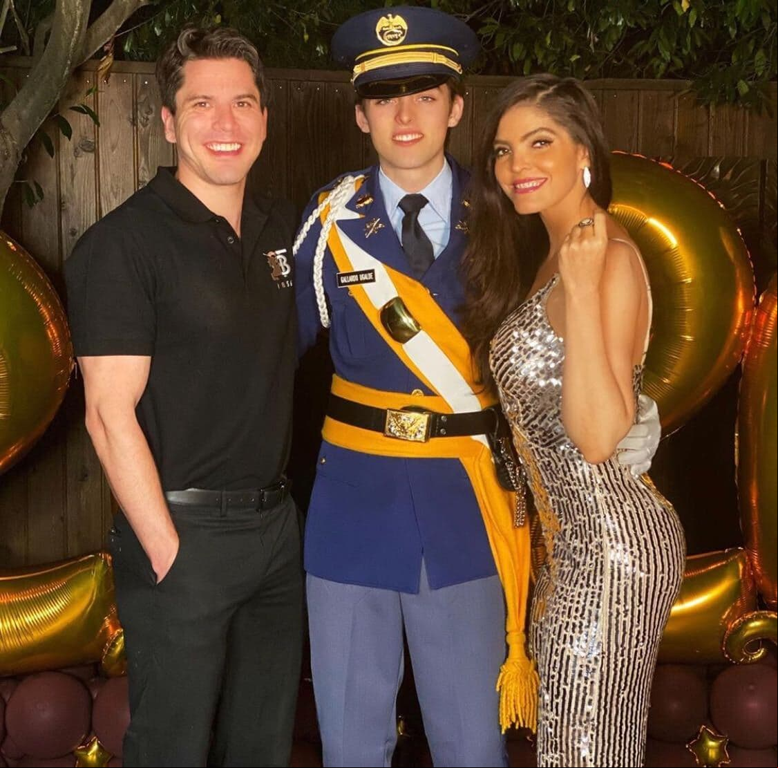 Tras varias rupturas amorosas y un divorcio, Ana Bárbara ha vuelto a comprometerse, pero ahora con su pareja Ángel Muñoz. De acuerdo con TVyNovelas USA es un empleado del gobierno de Estados Unidos y al igual que la estrella es divorciado. Ana Bárbara dio a conocer la noticia el pasado viernes 17 de julio.