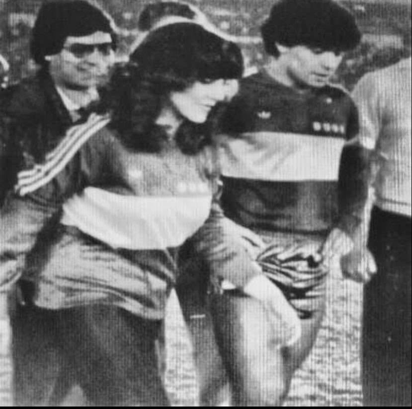 "Tan bellos recuerdos con su familia, con sus hijas, en programas, en la cancha tantos momentos vividos", anotó Castro en una más de sus publicaciones.
