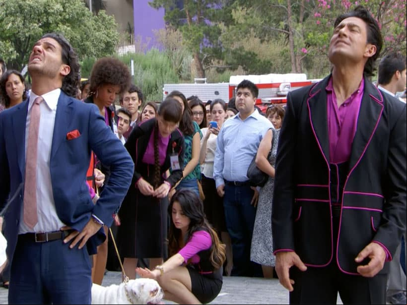 Jesús piensa que Alma corre peligro, pues la empresa esta en llamas por culpa de Fernando y al no ver a Alma presente, Jesús expone su vida para encontrala.
