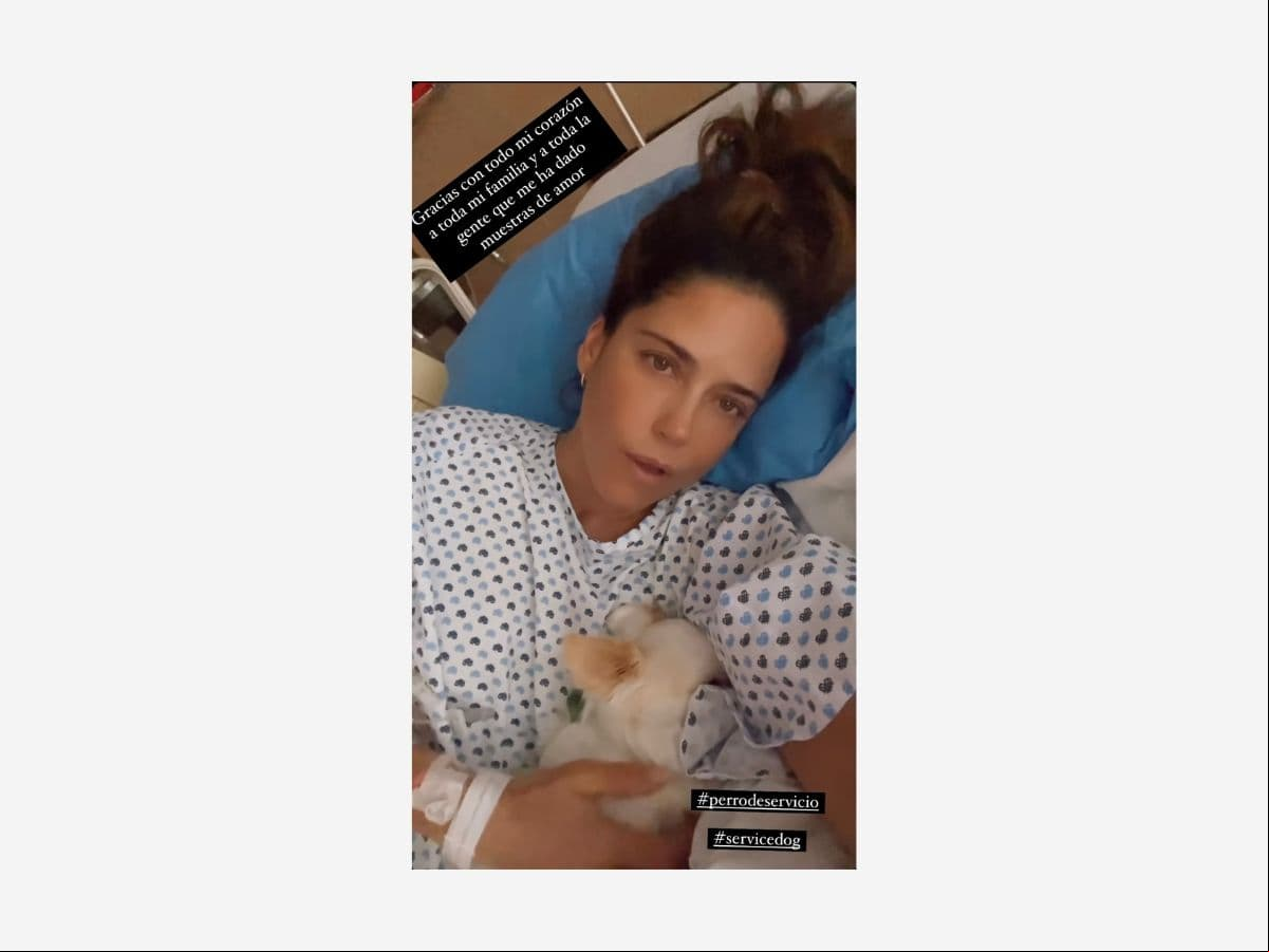 Ana Claudia Talancón continúa en el hospital.
