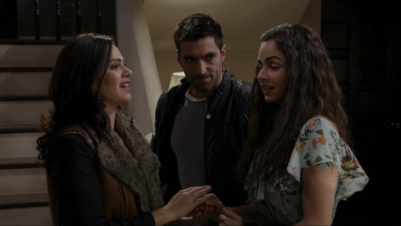 Marina llega a casa de los Ocaranza