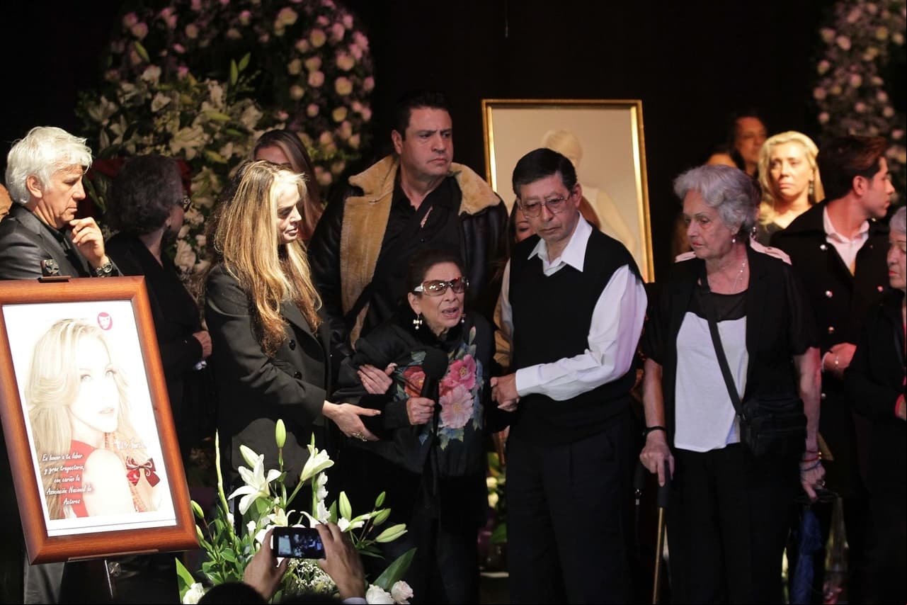 Detrás de las cámaras del homenaje a Edith González: así se vivió el ambiente en el Teatro Jorge Negrete