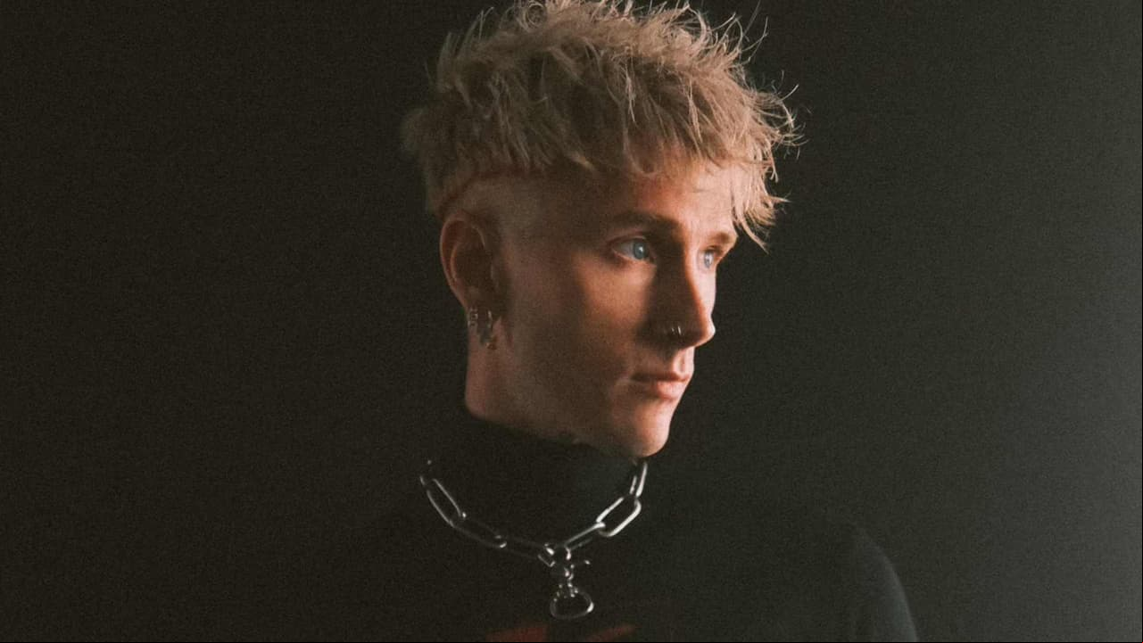 Machine Gun Kelly se presenta por primera vez en Premio Lo Nuestro