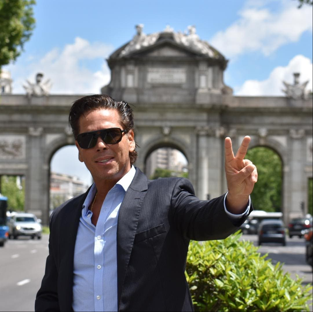 Roberto Palazuelos responde a Luis Miguel