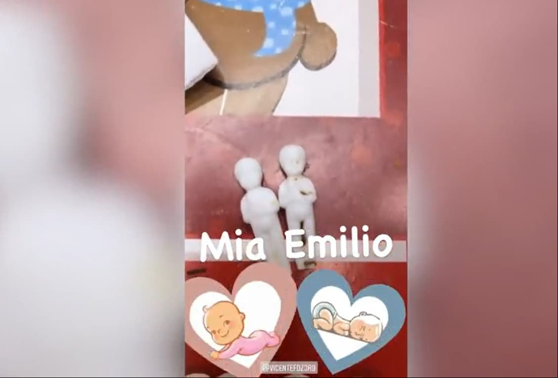 Vicente Fernández Jr. y su novia dejaron ver hasta los nombres que le pondrán a las bebés