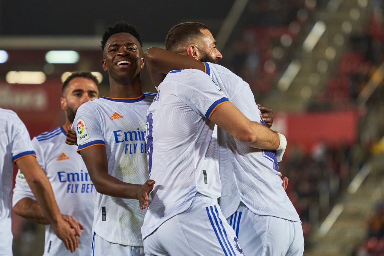 Gracias a un doblete de Karim Benzema y otro tanto del brasileño Vinícius, el Real Madrid venció al Mallorca y aumentó su ventaja en el liderato a 10 puntos sobre el Sevilla.