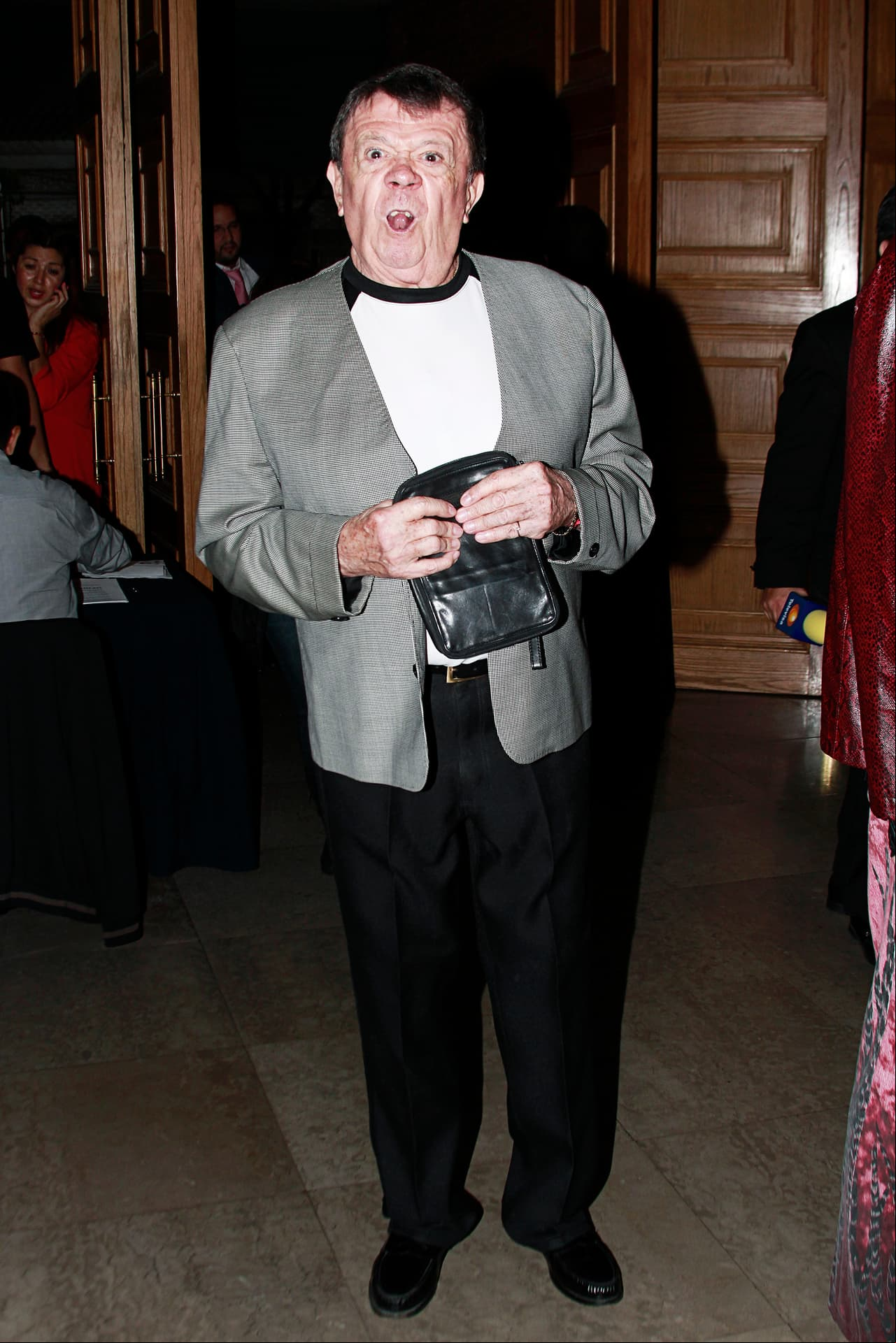 Xavier López Chabelo haciendo trompetilla