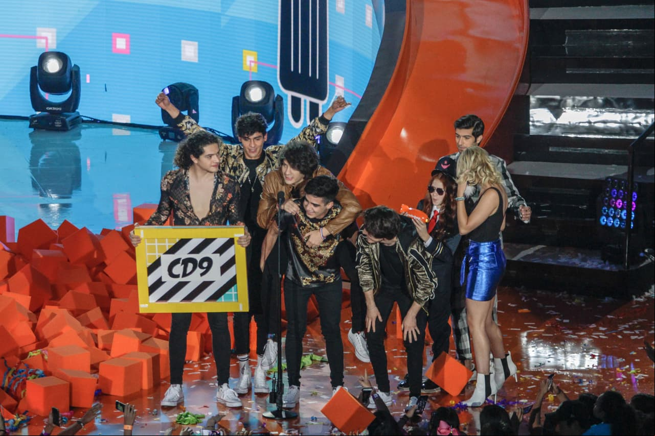 La banda CD9 recibió el premio de “Grupo nacional favorito”.