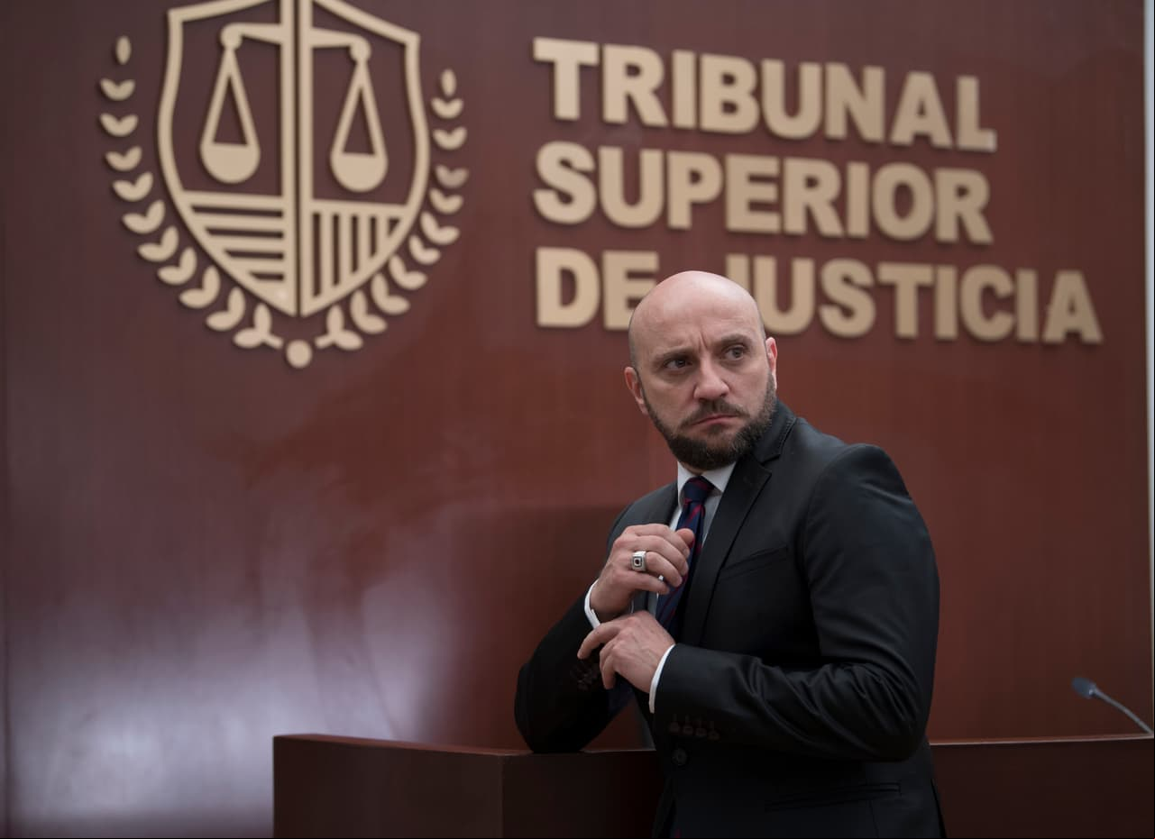 Darío Ripoll da vida al esposo de Sugey, quien reclamaba la paternidad de su hijo pues tachaba a su esposa de mala madre.
