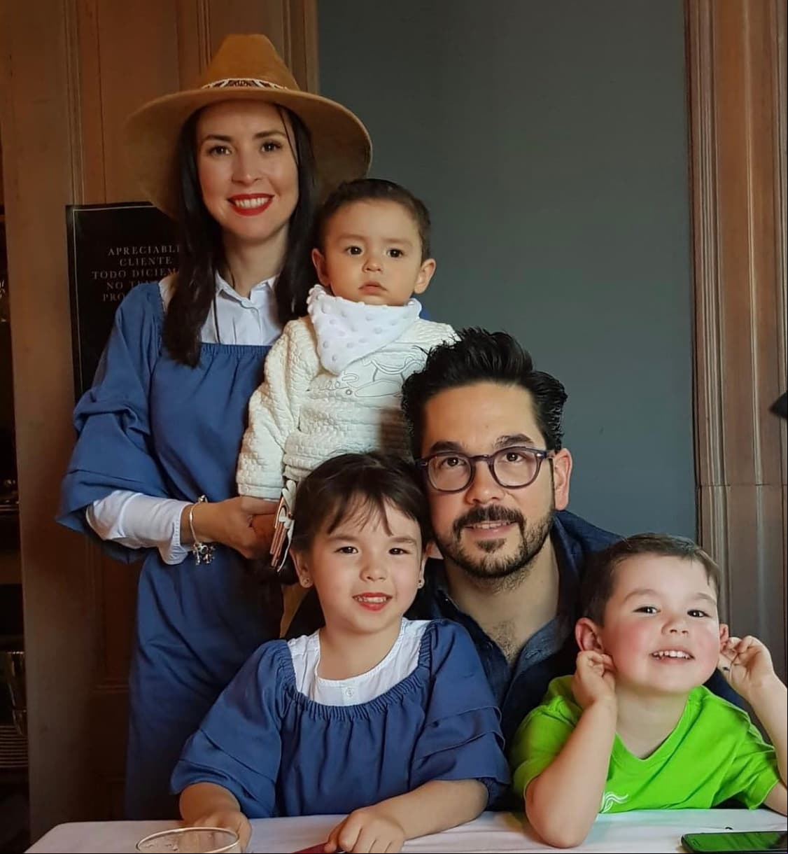 Tanto en sus redes sociales personales como en 'Mamá en la Torre', el proyecto que tiene sobre maternidad, Torre comparte frecuentemente logros, actividades y anécdotas junto a los pequeños.
