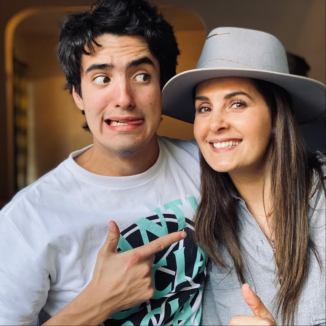 Sebastián Poza ya vive solo, ¿qué tan al pendiente está su mamá Mayrín Villanueva?