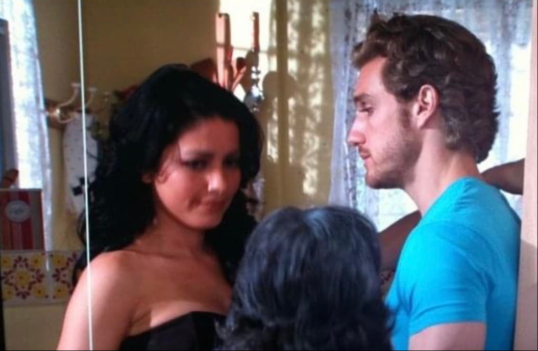 De igual modo, en el facebook oficial de la telenovela existen imágenes del actor tamaulipeco realizando algunas escenas con actrices que también participaron para ser 'Teresa', como Adriana Fonseca.