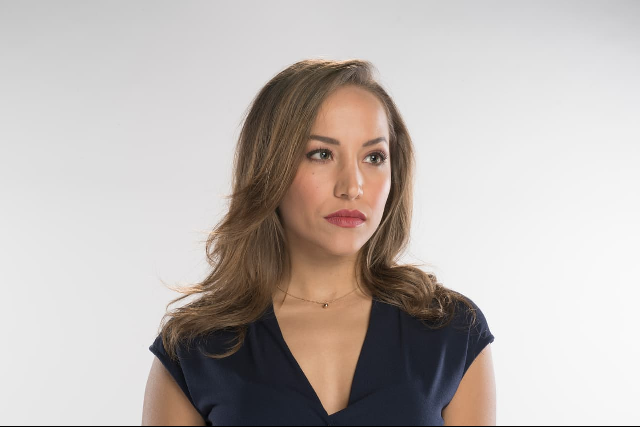 Renata Barranco (Jessica Díaz). No teme decir lo que piensa lo cual hará que Guille poco a poco se termine enamorando de ella.