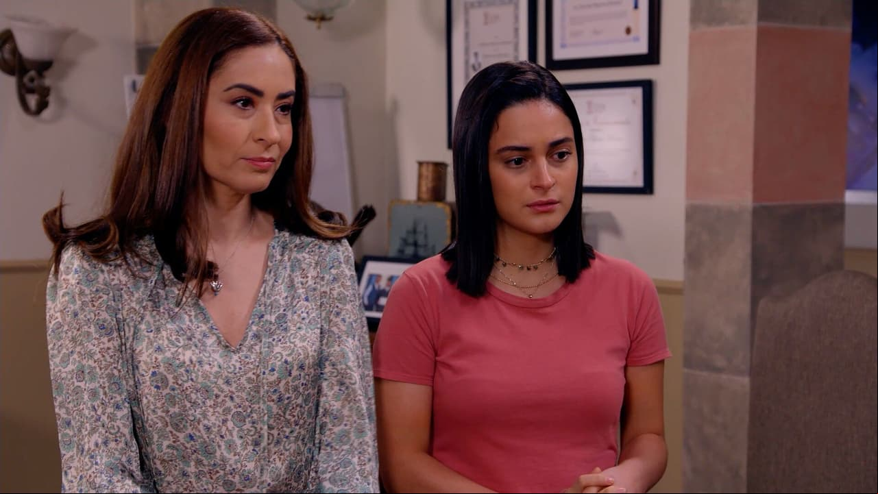Martha y Celia son repudiadas por su amor