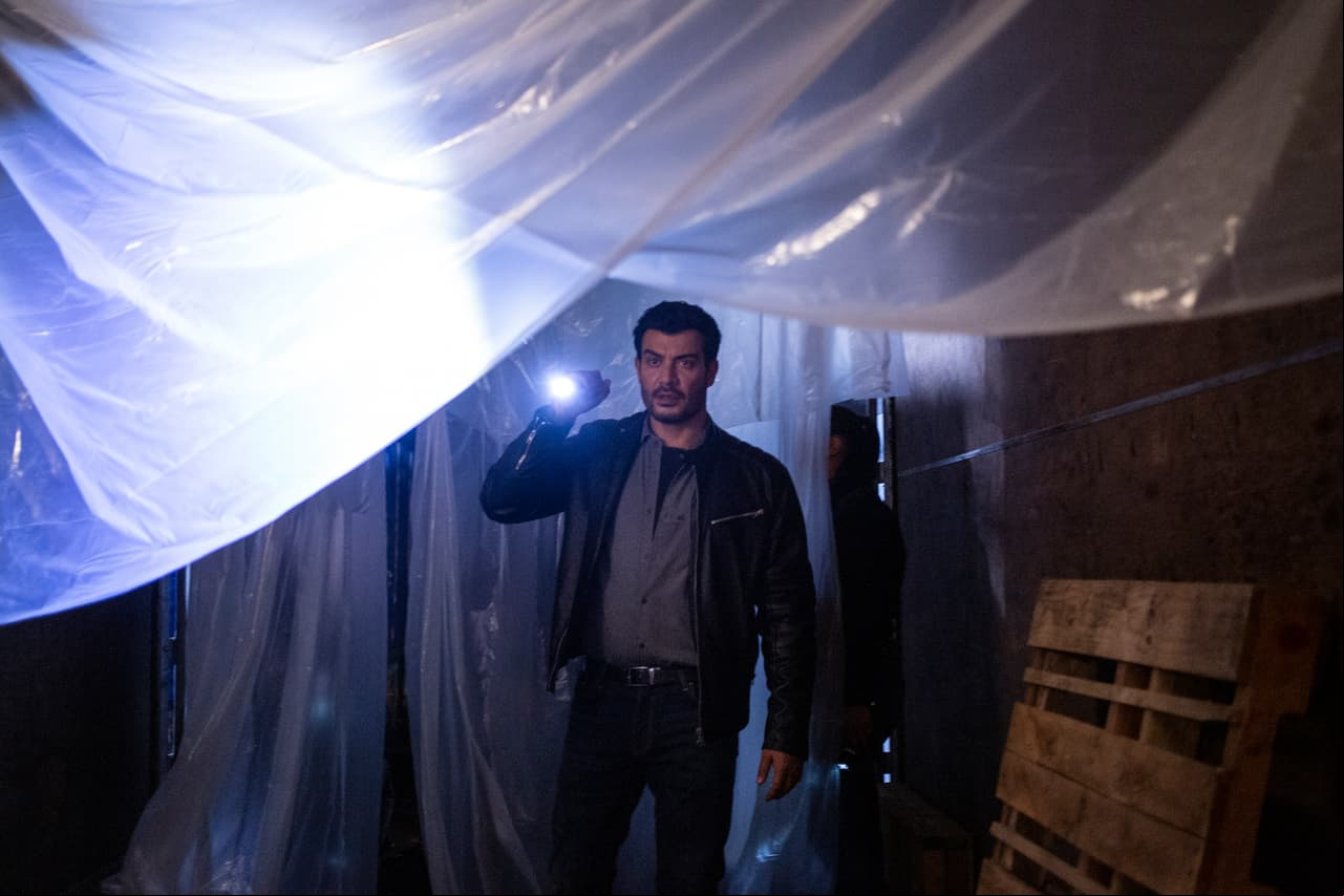 En los primeros minutos del 
<b><a href="https://lasestrellas-tv.peliculasyseries.biz/_next/image?url=https://st1.uvnimg.com/13/89/1ef636f05b25881bce785e23c22d/1-1.jpg&w=1280&q=75 1280w
