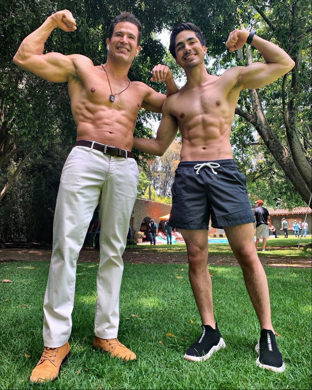 Una de las actividades favoritas del joven es hacer ejercicio y así lo demuestra en su cuenta de Instagram en la que cuenta con 233 mil seguidores.