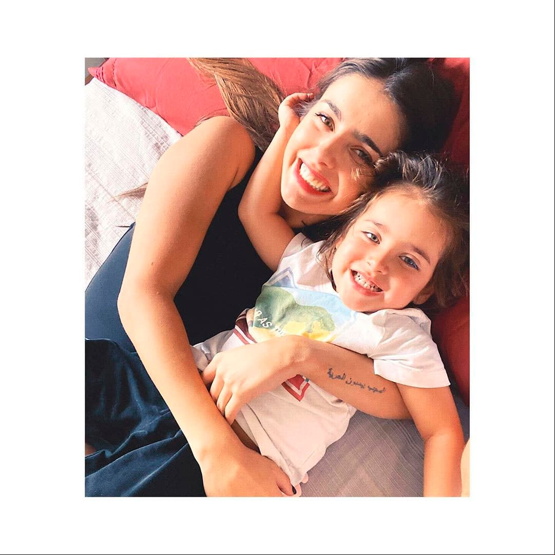 Marcelo, el hijo de Michelle Renaud, nació el 12 de marzo de 2017, fruto de su relación con su exesposo Josué Alvarado. “Todavía sigo sintiendo mariposas cuando él me dice: ‘Mami, te amo’. No entiendo lo rápido que pasa el tiempo y (él sigue creciendo), cada día tiene alguna ocurrencia nueva que me mata de amor”, dijo la actriz en Instagram, con motivo del tercer cumpleaños del menor.