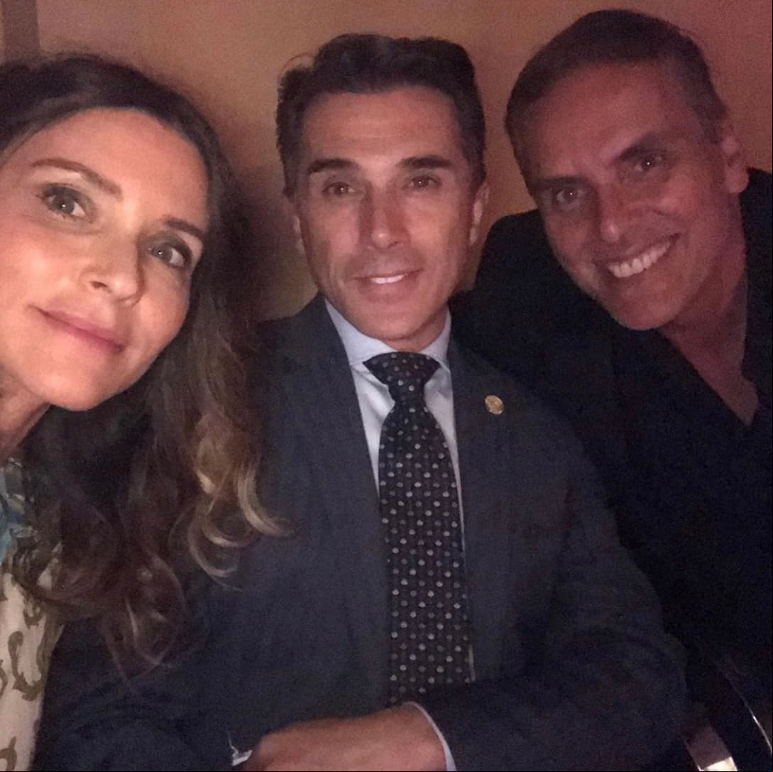 “Con profunda tristeza y gran dolor, informo del fallecimiento de mi querido hermano y gran compañero del Grupo Garibaldi y actor, Xavier Ortiz. Mis sinceras condolencias a su familia, amigas y amigos, y la comunidad artística”, señaló Mayer a través de su cuenta de Twitter, donde dio la noticia.