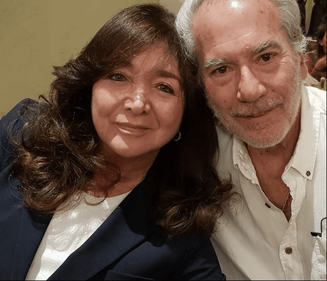 Maleni Morales, esposa de Otto Sirgo, murió el 21 de noviembre. El propio actor habló sobre las causas del fallecimiento, afirmando que la actriz perdió la vida a causa de una trombosis pulmonar y destacó que ya estaba muy débil por los tratamientos de quimioterapia que había vivido.