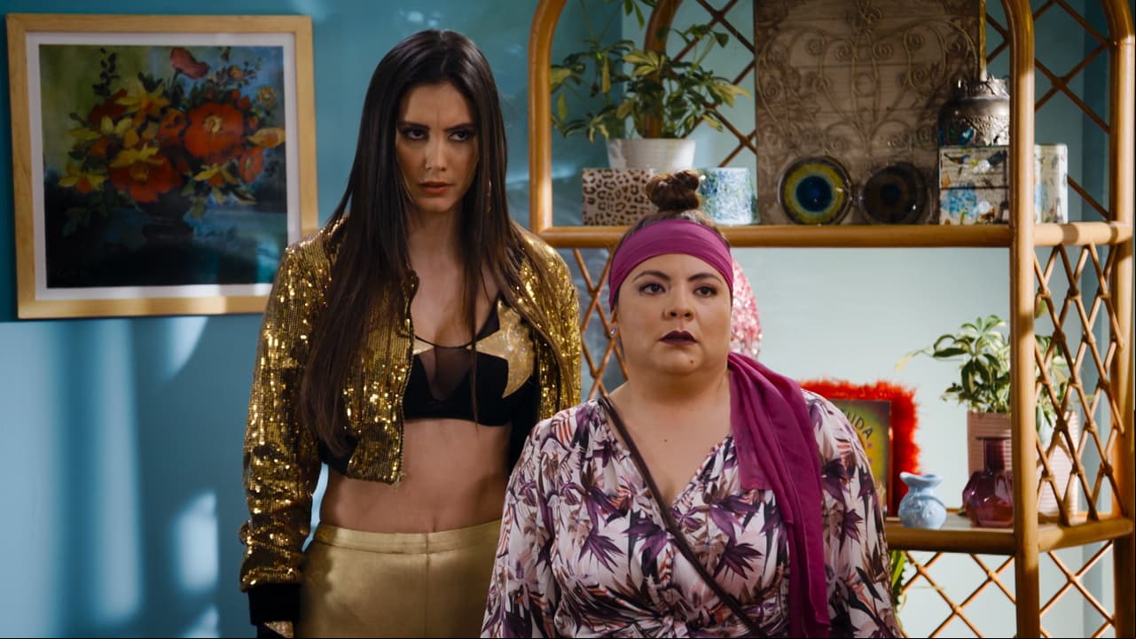 En la serie de 'Mi querida herencia', Luz Aldán era parte del elenco base durante la primera temporada, interpretando a 'Jenny', una de las mejores amigas de la protagonista, sin embargo, para la segunda temporada, la actriz se encontraba grabando otro proyecto de comedia y sus tiempos no compaginaron con los de la producción para que regresara su personaje.