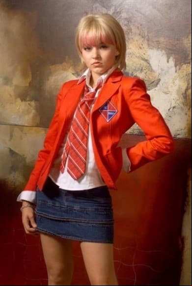 Angelique Boyer como Vico, la mejor amiga de Mia Colucci en 'Rebelde'.