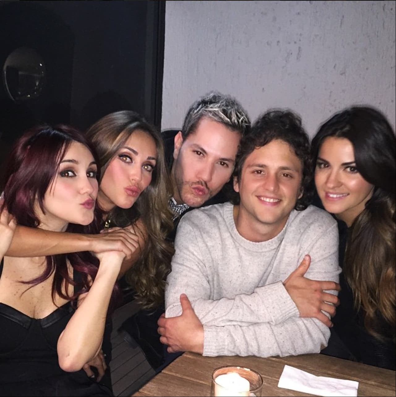 En 2020, el grupo regresó a la escena musical con un concierto virtual en el que solo participaron Anahí, Maite Perroni, Christian Chávez y Christopher Uckermann, quienes lanzaron el sencillo ‘Siempre he estado aquí’.