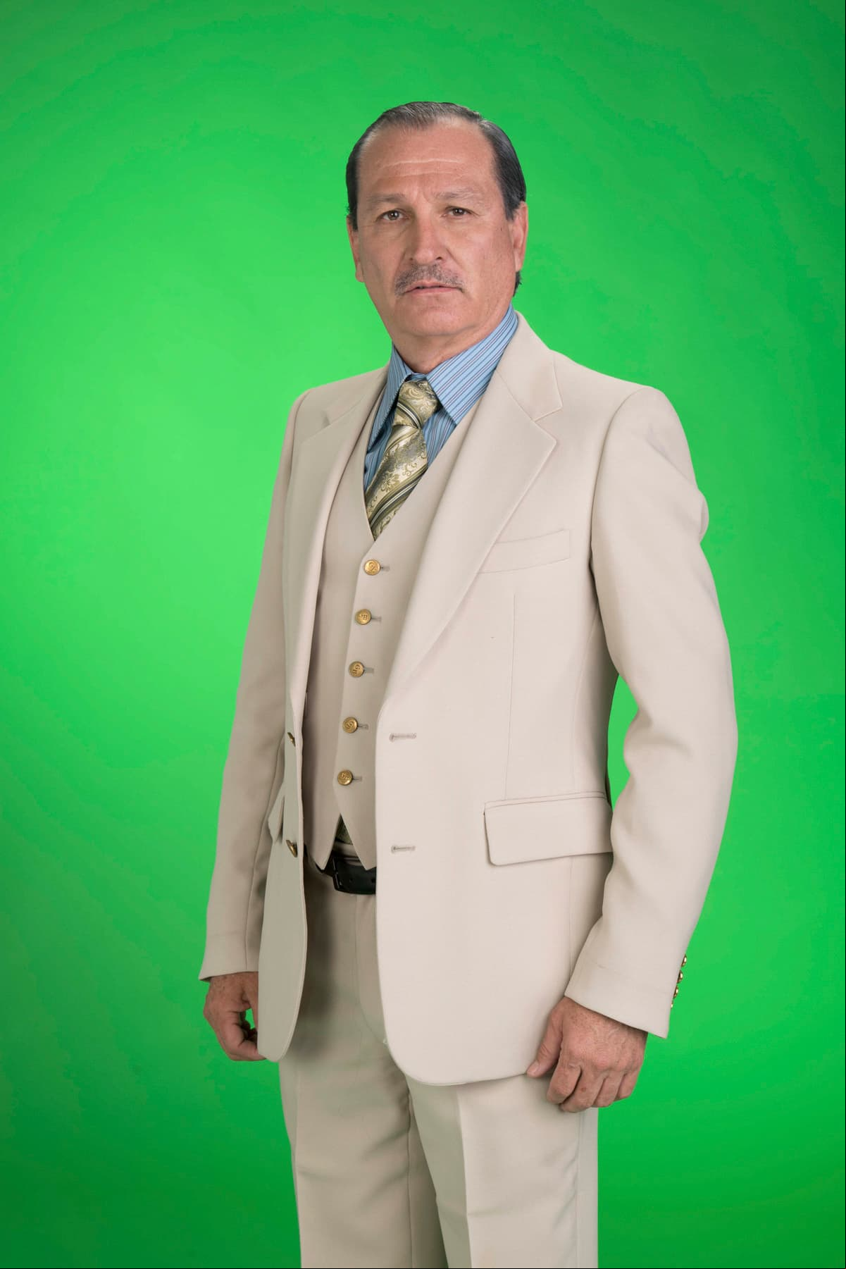 Eugenio Montessoro es "Nacho D'Alessio", padre de la cantante y quien la obliga a dedicarse a cantar, pese a que ella tenía otros sueños.