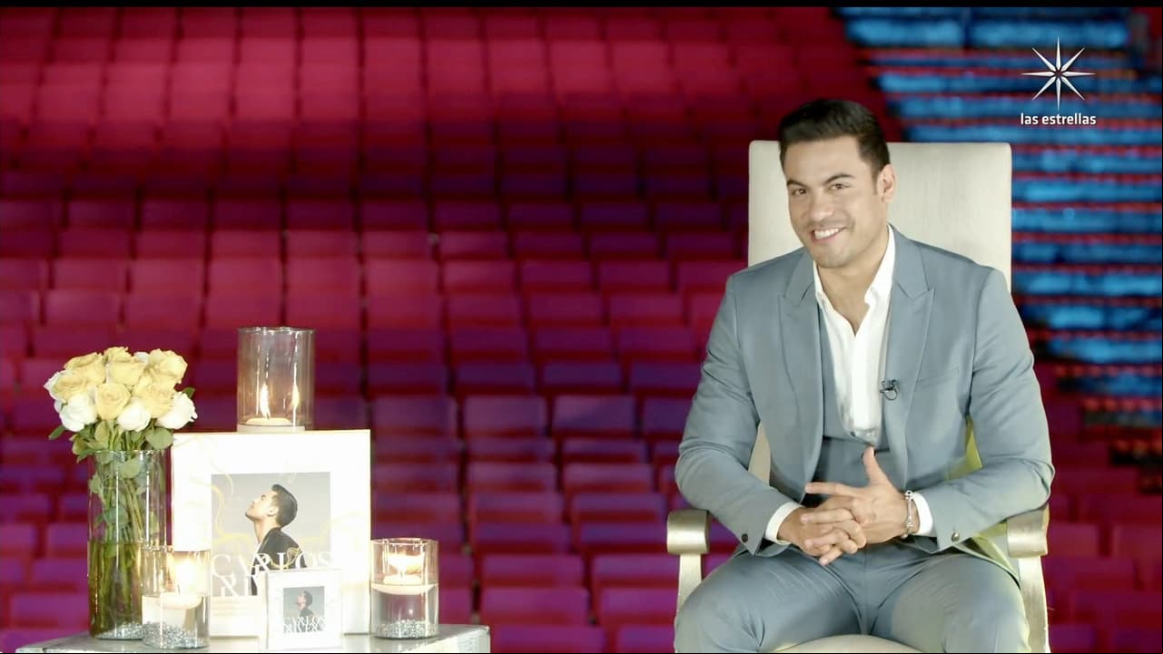 Carlos Rivera rinde homenaje al pasado cantando con sus ‘Leyendas’