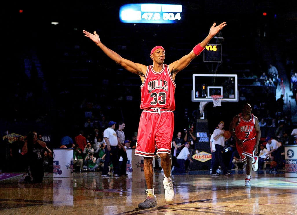 LAS VEGAS - FEBRUARY 17: Scottie Pippen of the Chicago team celebrates after sinking a half-court shot in the Haier Shooting Stars Competition during NBA All-Star Weekend on February 17, 2007 at Thomas & Mack Center in Las Vegas, Nevada. NOTE TO :  expressly acknowledges and agrees that, by ing and or using this photograph,  is consenting to the term and conditions of the Getty Images License Agreement. (Photo by Jed Jacobsohn/Getty Images)