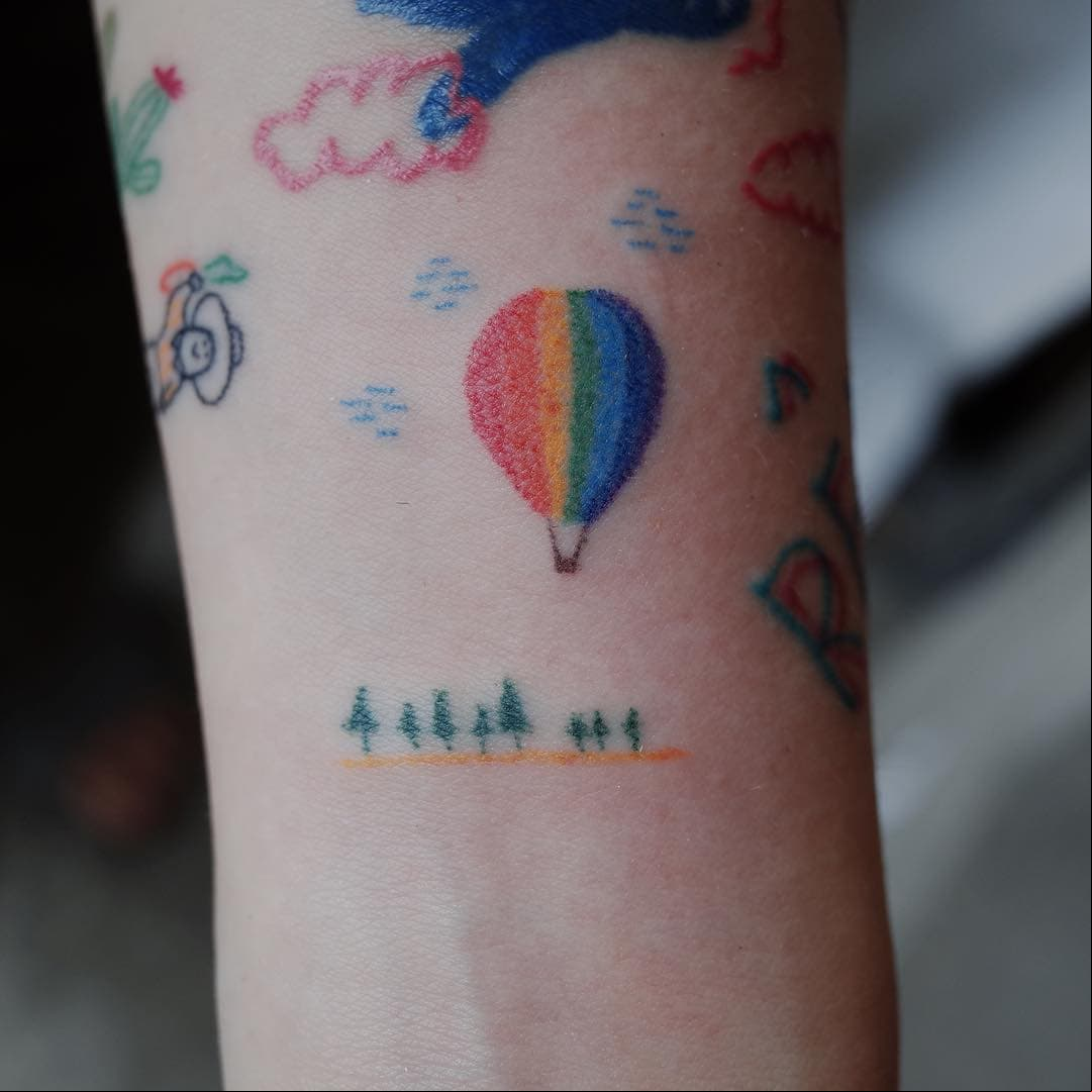 Tatuajes handpoked, la técnica que es menos agresiva con la piel