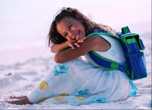 Danna Paola en 'Amy, la niña de la mochila azul'.