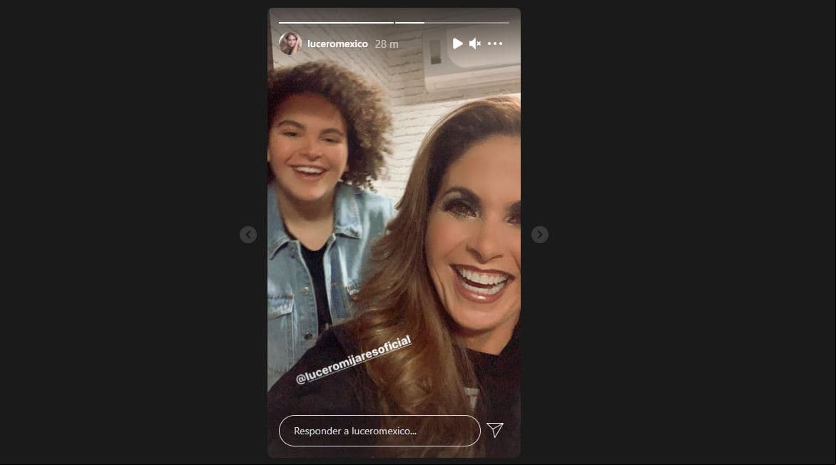 Madre e hija se dejaron ver muy sonrientes en redes sociales.