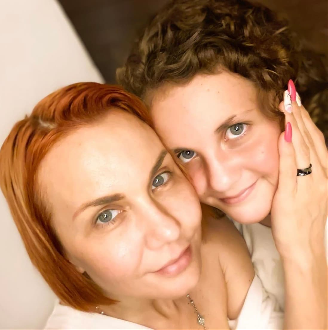 De esta unión también nacería Michelle, quien es tan solo unos años menor que su hermano y es la viva imagen de la intérprete.
