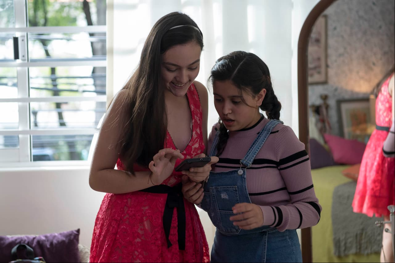 “No hables con extraños”, “No compartas tus datos” suelen ser frases que tus padres repiten a diario.