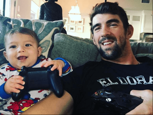 Michael Phelps le dedicaba varias horas al ‘gaming’, incluso siendo papa.
