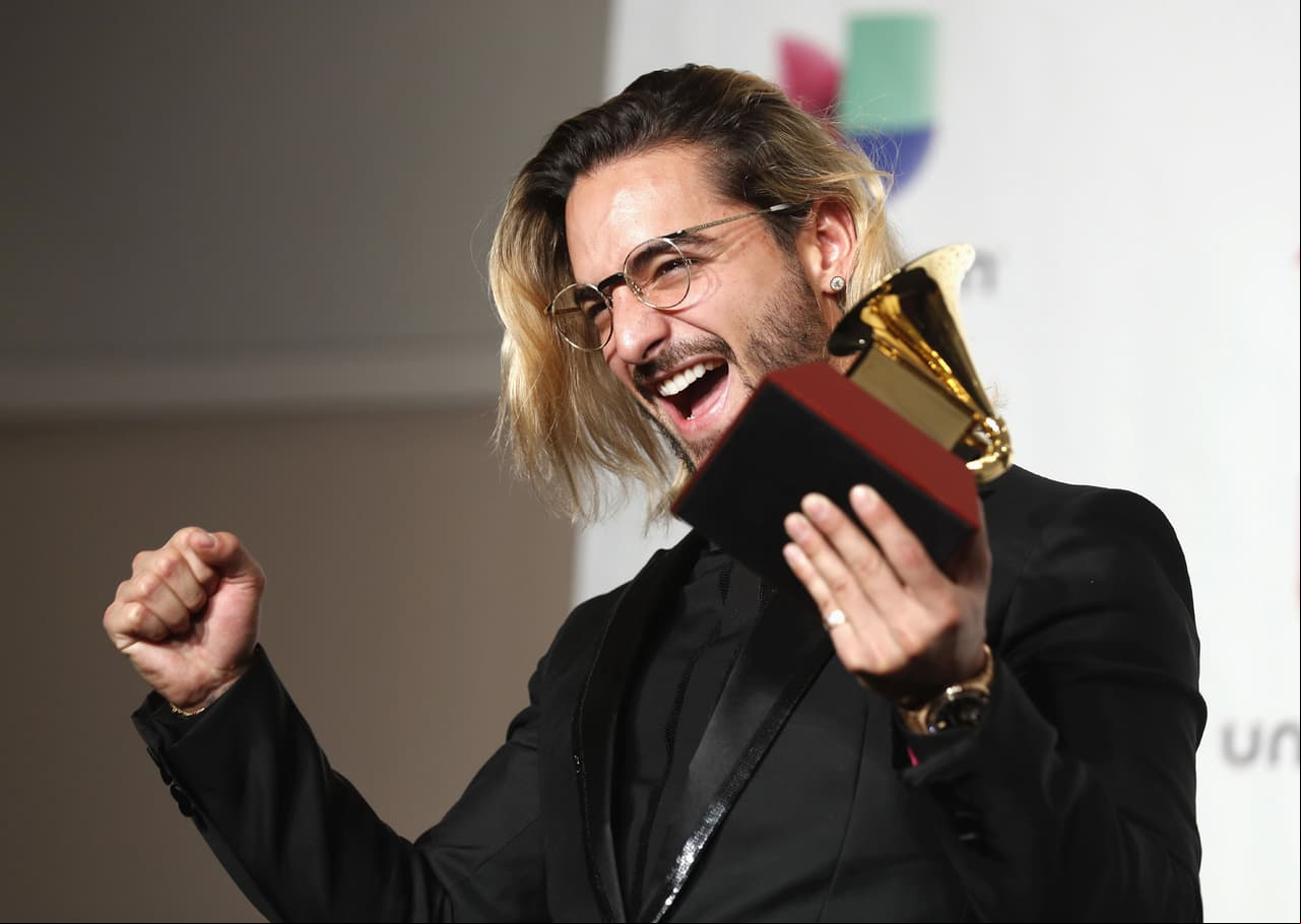 A principios de 2019, el colombiano causó revuelo tras dejarse crecer el cabello y teñirlo de rubio, look que mantuvo varios meses hasta que se lo cortó para apoyar a los niños que padecen cáncer.