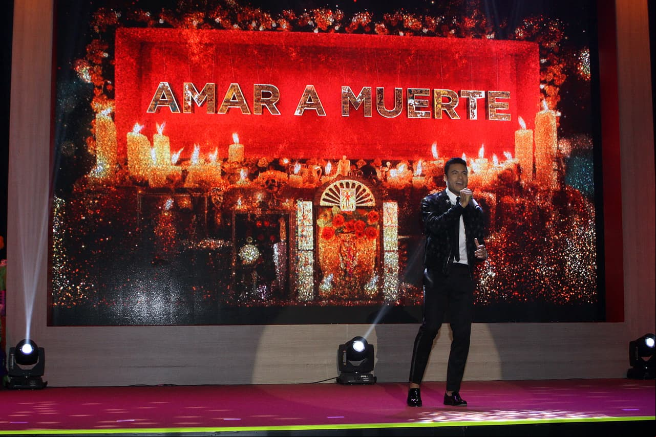 Carlos Rivera ha musicalizado con sus canciones las telenovelas de Televisa como ‘Amar a Muerte’, con 'Me Muero; ‘Imperio de Mentiras’, con 'Otras Vidas' y actualmente, su canción 'Ya no me Acuerdo Más de Ti' es el tema del melodrama ‘Te Acuerdas de Mi’, que se transmite de lunes a viernes por Las Estrellas, a las 9:30 de la noche.