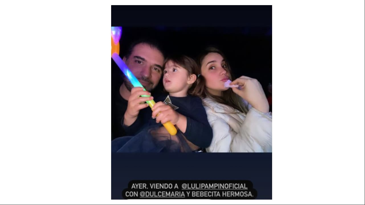 Dulce María con su esposo Paco Álvarez y su hija María Paula