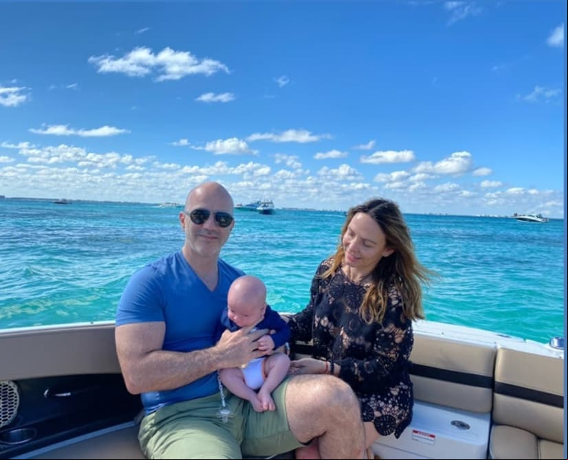 Erika Zaba disfruta sus primeras vacaciones junto a su familia.