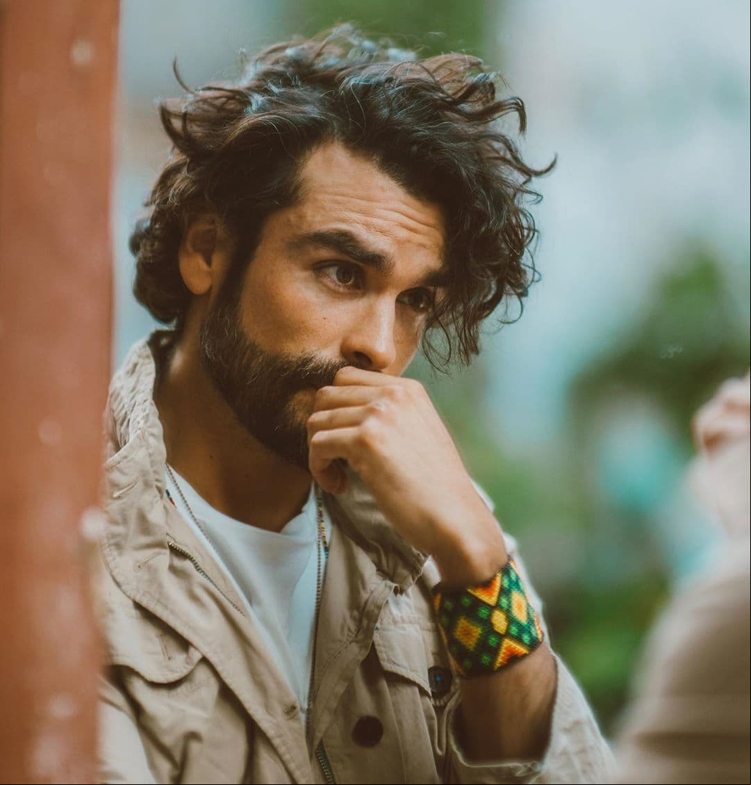 Ya sea en la televisión, cine o teatro, Gonzalo ha mostrado el gran talento que tiene a través de los años, sumando nuevos personajes y retos a su vida profesional.