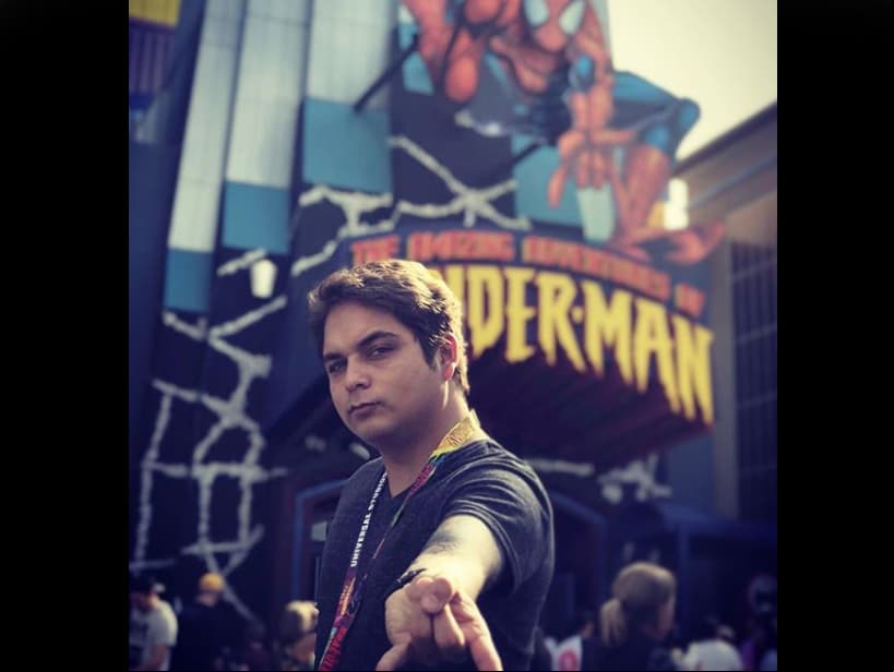 “El actor no se hace por autonombrarse actor, el actor se forma con los años, los vastos ensayos y las horas en escenas”, dijo el intérprete el pasado 28 de enero en Instagram, mostrando un par de imágenes de los ensayos de su más reciente producción ‘De muerte y locura’, la cual se estrenó el 5 de febrero de 2020 en el Foto Arcadia, ubicado en Monterrey.