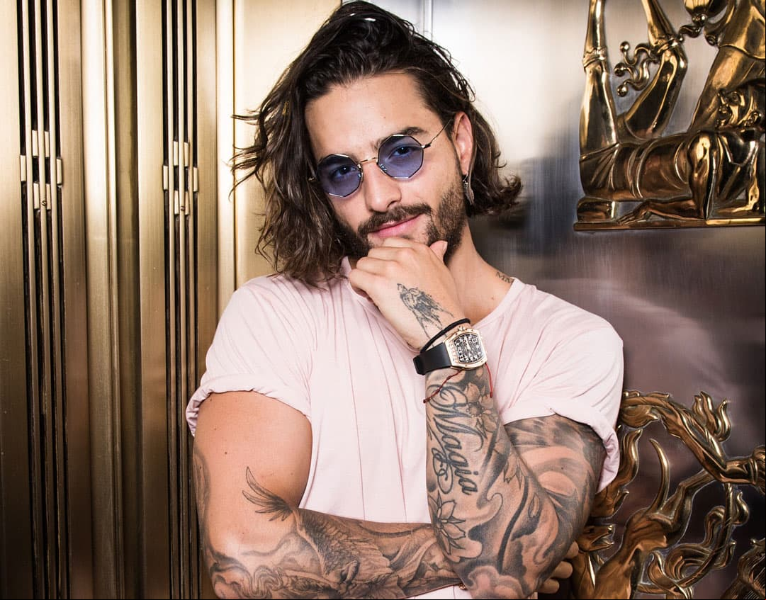 Maluma se codea con la realeza británica. No creerás a quién conoció