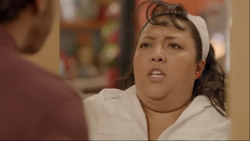 Toña de ‘40 y 20’ impacta en atuendo de enfermera para atender a Chava Ortiz