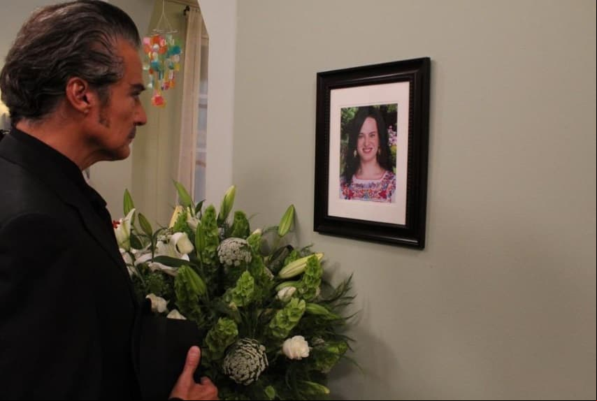 Gaby Platas compartió en entrevista con Las Estrellas que tras la muerte de su personaje le gustaría que 'Audifaz', interpretado por René Casados, estuviera más cerca de su hijo, pero cómo reaccionará 'Aris' al ver a su padre.