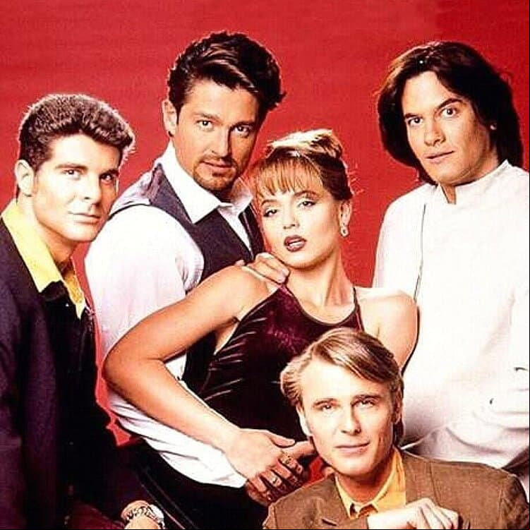 Además de Fernando Colunga, Gamboa compartió créditos con Giovan D'Angelo y Mario Cimarro, y juntos formaron parte fundamental de la vida de 'Paola Bracho'.