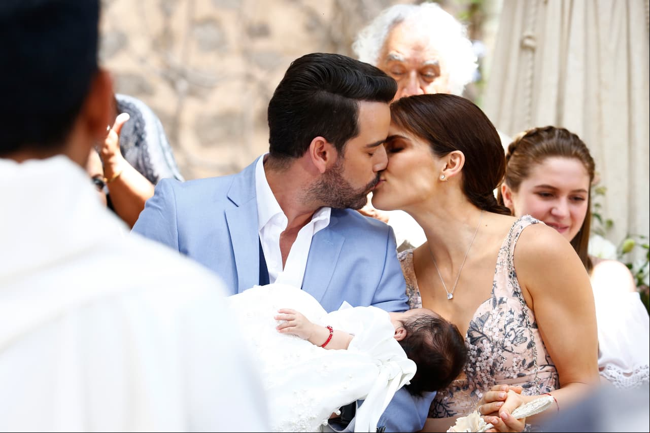 'Patricio' y 'Regina' sellaron este momento con un beso de amor.
