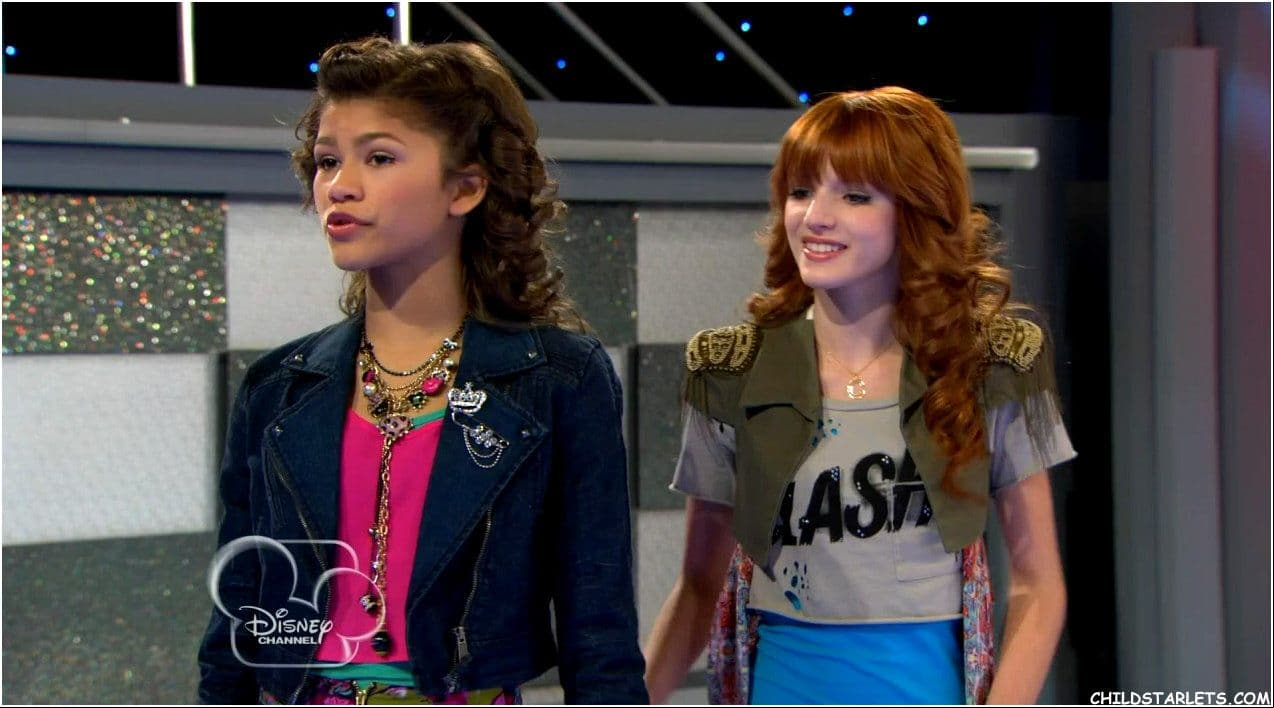 '¡Buena suerte Charlie!' fue su primera serie donde interpretó a la una chica llamada Rocky Blue. Desde entonces, comenzó a tener más presencia como actriz infantil.