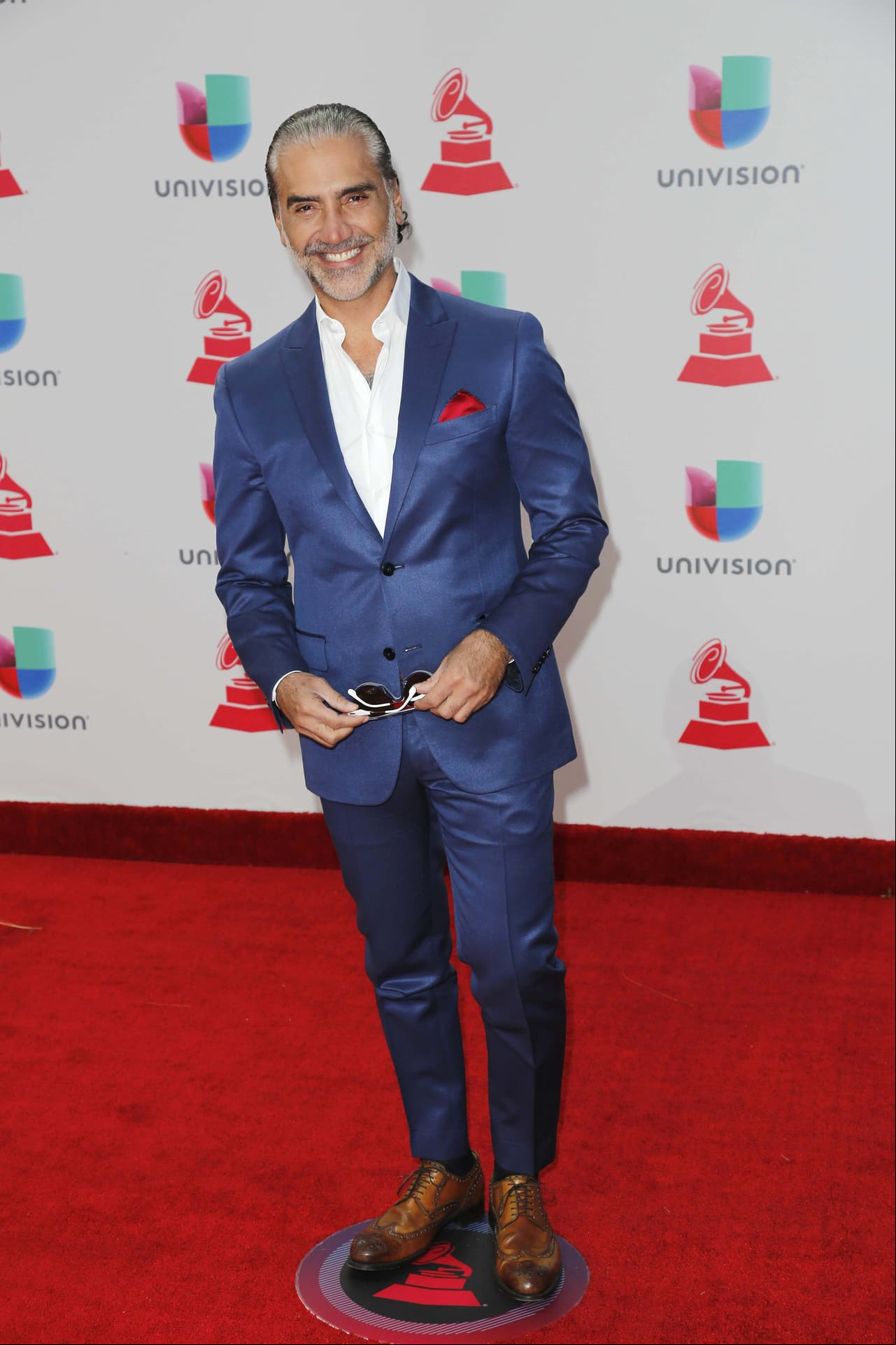 Alejandro Fernández estaría estrenando romance con modelo 25 años menor que él